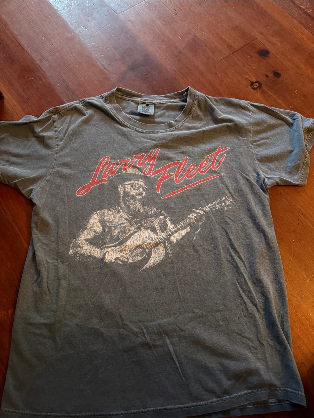 Comfort Colors Gray Short-Sleeve 'Larry Fleet' Graphic Tee distressed size large